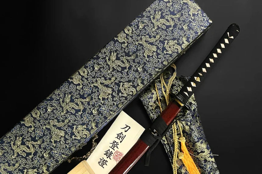 1095 High Carbon vs. Damascus Steel: Which Blade Material Fits Your Collection?