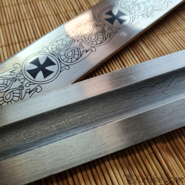 High Carbon Steel vs. Stainless Steel Katanas: Which Is Better for Display?