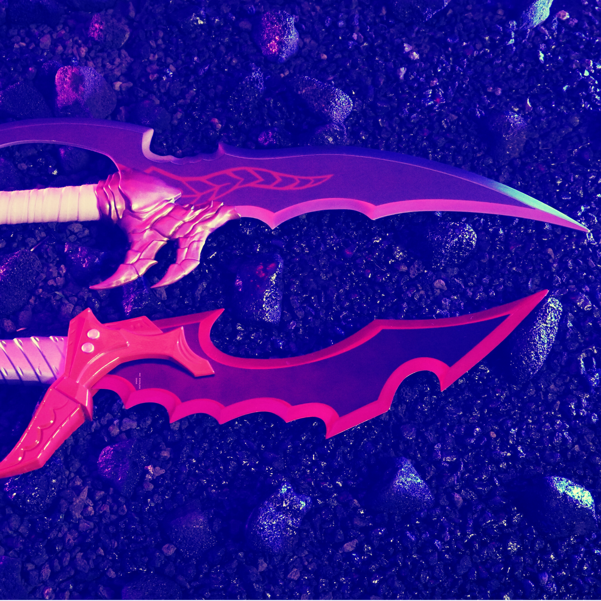 Knight Killer and Venom Fang Dagger Set